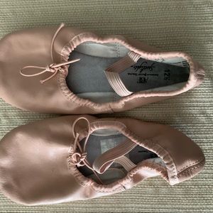 Girls pink ballet shoes